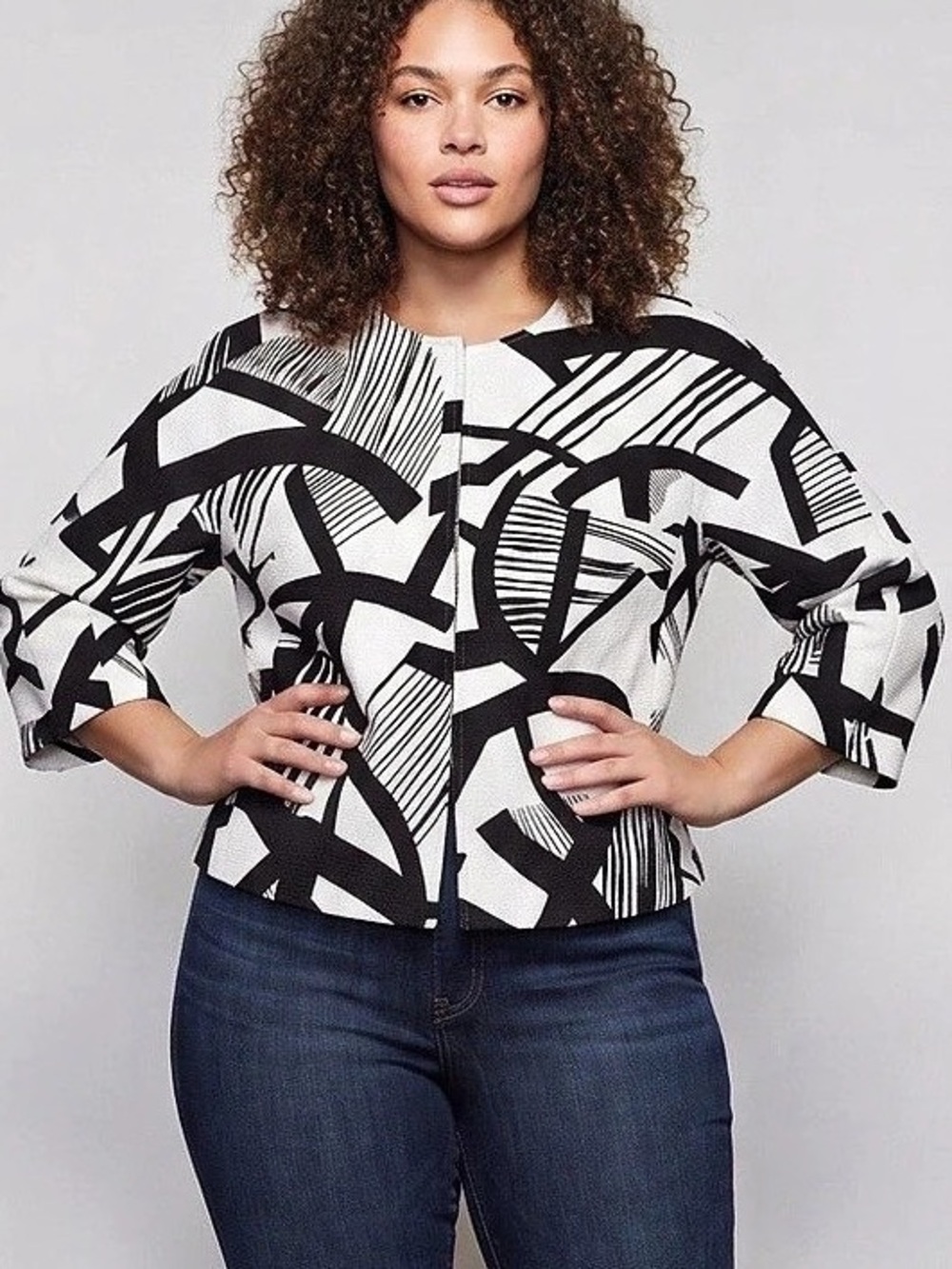 Chico's Abstract Print Blazer in White & Black Size 2 (Large) Like New
